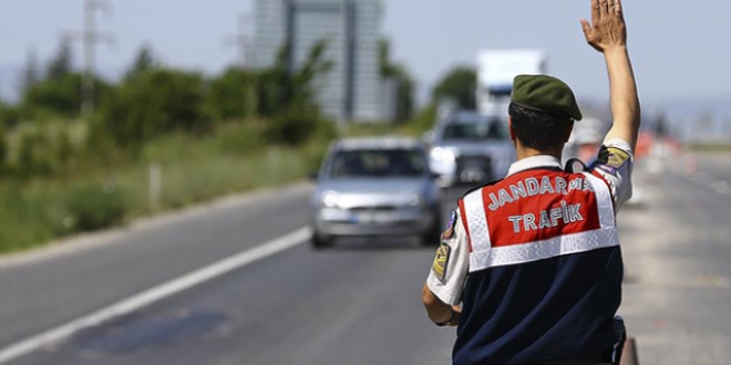 Bayramda, 10 kilometrede bir trafik ekibi olacak