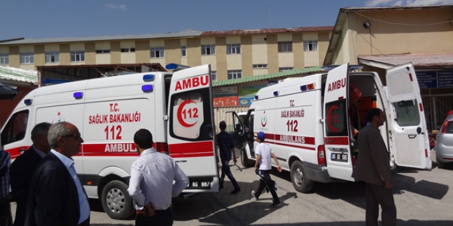 Hamile kadını taşıyan minibüs kaza yaptı: 7 kişi yaralandı