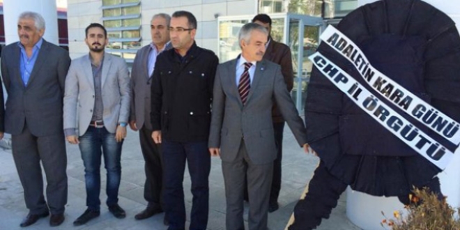 Burdur CHP İl Başkanlığından Milli Eğitim Müdürlüğü'ne Siyah Çelenk