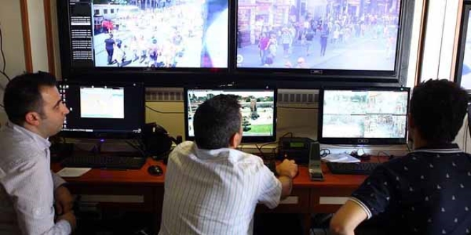 Taksim ve İstiklal Caddesi 24 saat izleniyor
