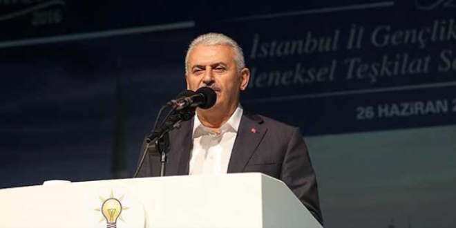 'Toplumun yeni anayasa ve başkanlık konusunda bilgilenmeye ihtiyacı var'