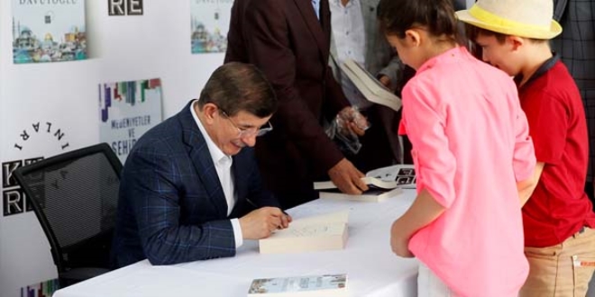 Davutoğlu: Şimdi isterseniz o konulara girmeyelim