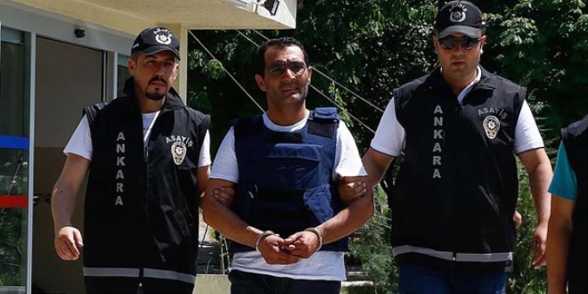 Ankara'da yolcu otobslerine ate aan zanl tutukland