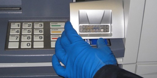 Banka ATM'lerine düzenek yerleştiren 5 kişi tutuklandı