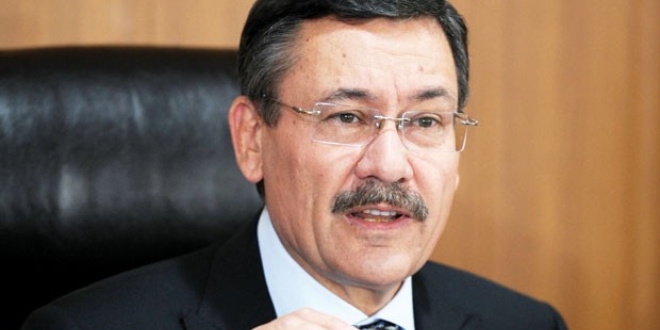 Gökçek'e yumurta atan kadınlara tazminat ödenecek
