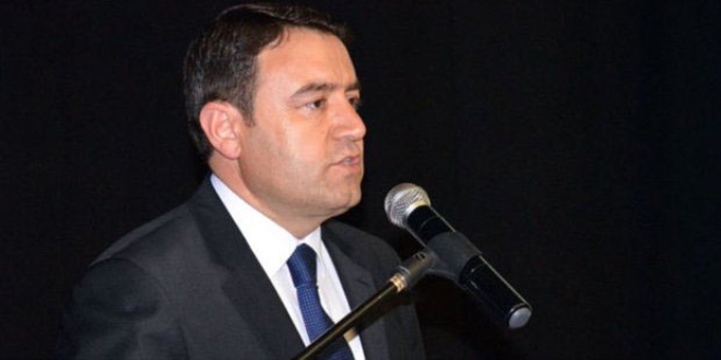 'Sizin sırtınıza binerek 25 bin maaş alırlar'