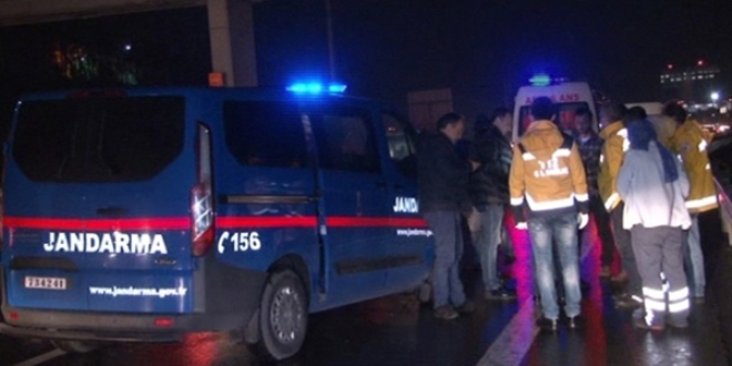 Van'da karakola bombalı araçla saldırı: 3'ü asker, 5 yaralı