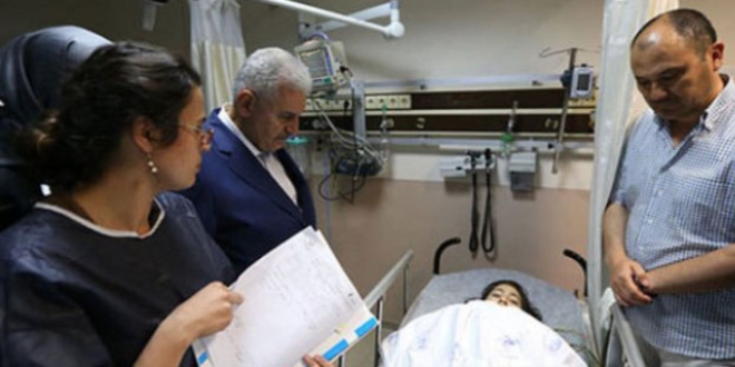 Başbakan Yıldırım, yaralıları hastanede ziyaret etti