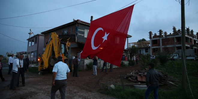 Şehit uzman çavuş Şare'nin ağabeyinin evinde yas var