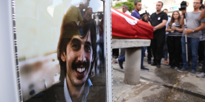 Saldırıda ölen öğretmen için okulda tören düzenlendi