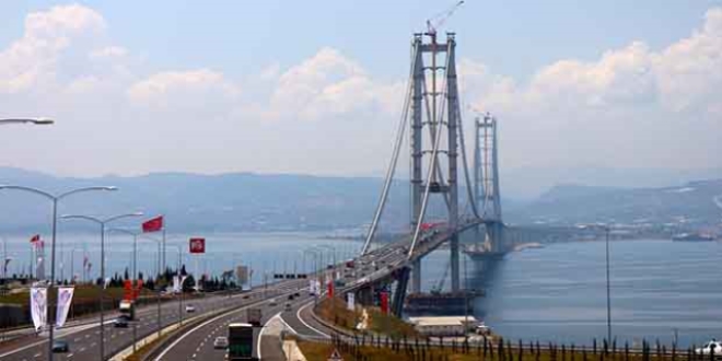 Osmangazi Köprüsü'nde bayram yoğunluğu