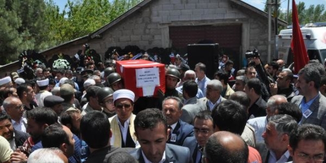 Şehit uzman çavuş Yunus Aktaş son yolculuguna uğurlandı
