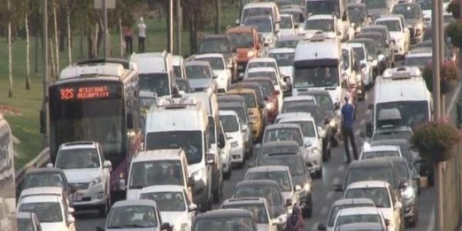 İstanbul trafiğinde bayram yoğunluğu