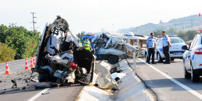 Aydın'da trafik kazası: 2 ölü, 4 yaralı