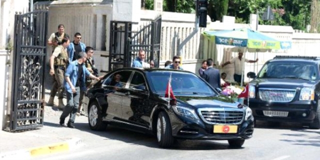 Cumhurbakan Erdoan'dan mezarlk ziyareti
