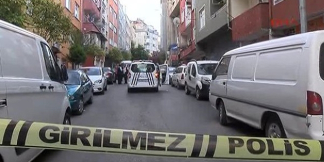 Kağıthane'de polis aracına ateş açıldı