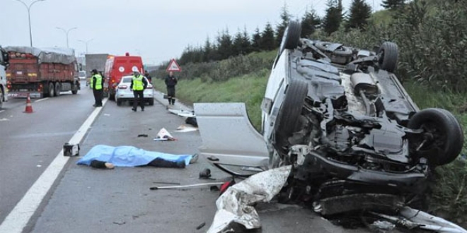 Bayburt'ta trafik kazası: 2 ölü, 6 yaralı