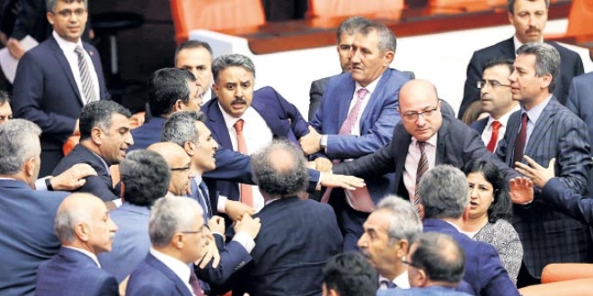 Meclis tutanakları 'yüz kızartıyor'