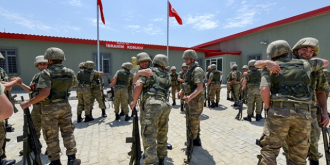 2 bin 160 rakımlı sınır karakolunda bayramlaşma
