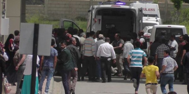Hakkari-Van yolunda PKK'lılar bir korucuyu şehit etti