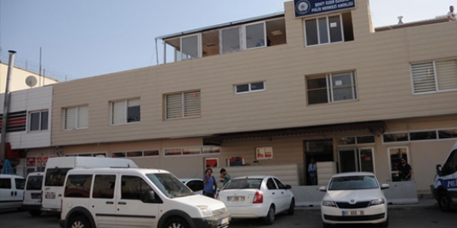 İntihar eden polis memuru ağır yaralandı