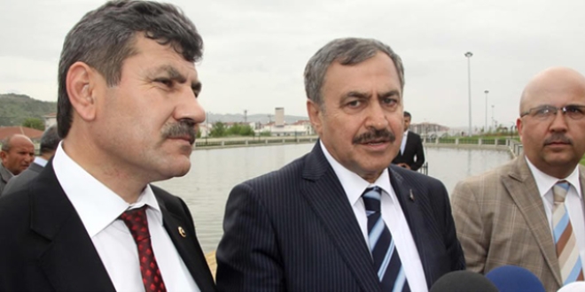 Eroğlu, İstiklal Tanıtım Merkezi'nde incelemelerde bulundu