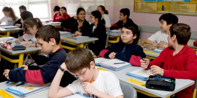 Müfredat hafifleyecek, ders saatleri azalacak