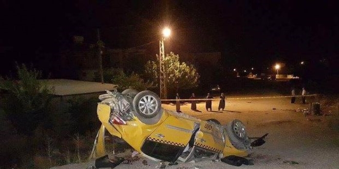 Hatay'da motosiklete çarpan taksi takla attı: 2 ölü, 6 yaralı
