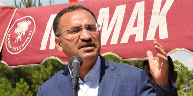 'Türkiye'nin siyaseti terör noktasında birlik olmayı başarmadı'
