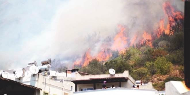 Bodrum'da Alevler evlere dayandı