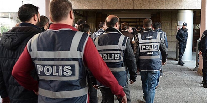 Aralarında binbaşının da bulunduğu 7 kişi tutuklandı