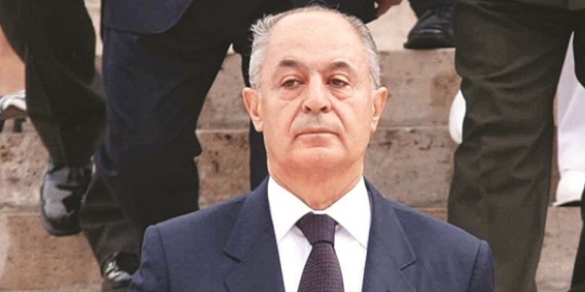 Gülen'den Sezer'e saat