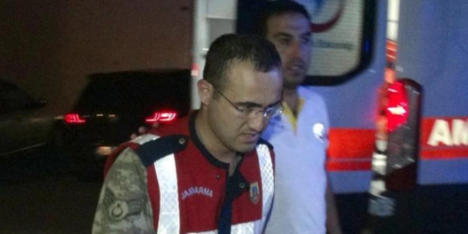 Askeri araç takla attı: 3 asker yaralı