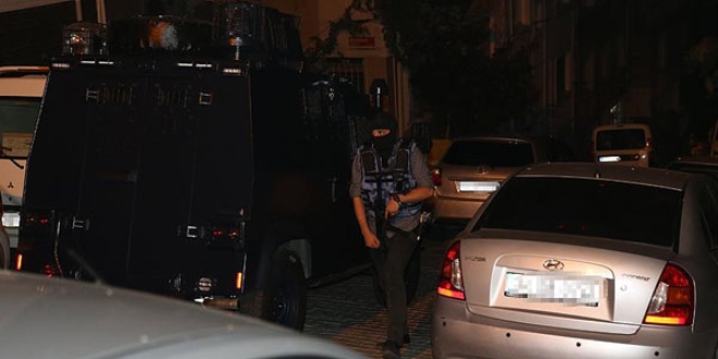 İstanbul'daki terör operasyonun da 5 kişi gözaltına alındı