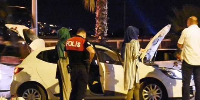 Polis, üniversitelilerin önlerini cinayet şüphesiyle kesti
