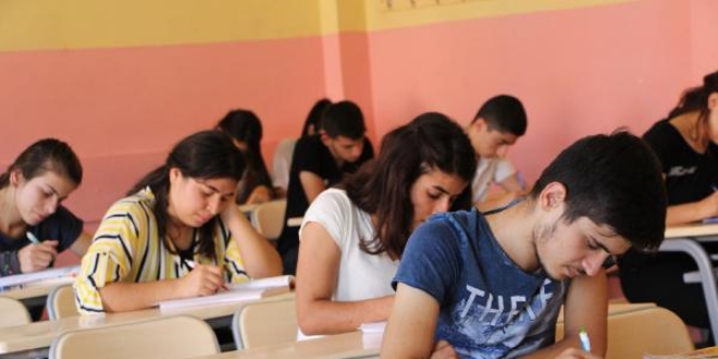 Silopi'de terör mağduru öğrencilere 'YGS' yaz kursu