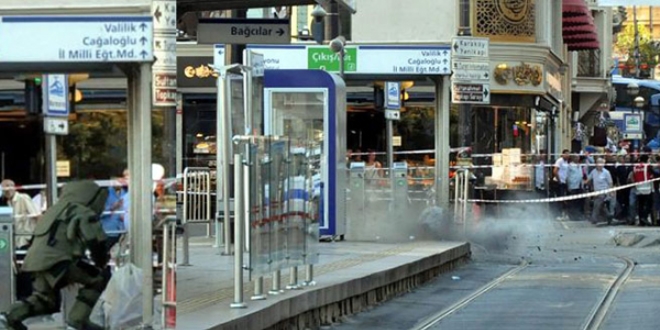 Sirkeci'de şüpheli paket vatandaşı tedirgin etti