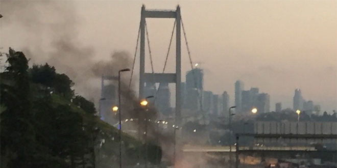 Boğaziçi Köprüsü, kısmen trafiğe açıldı.