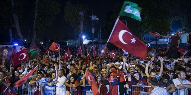 FETÖ'nün darbe girişimine Türkiye'nin 81 ilinde tepki gösterildi