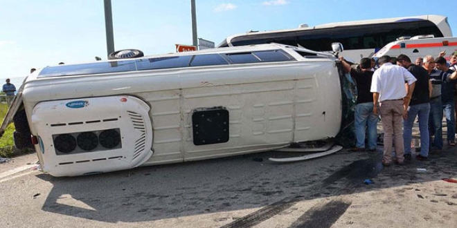 Antalya'da tur otobüsü devrildi: 6 ölü, 20 yaralı