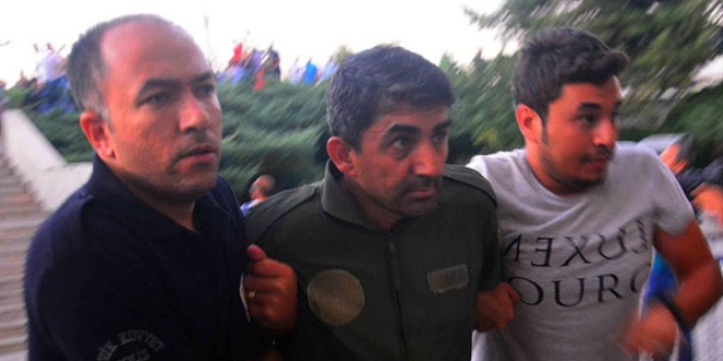 Erdoğan'ın kaldığı otele saldırı düzenleyen askerler adliye'de