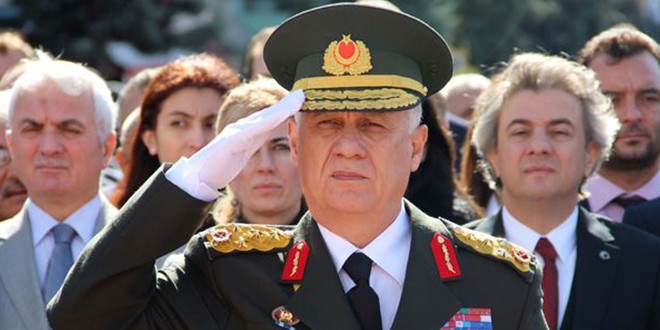 Darbeciler 'bize katıl' dedi. Komutan, Erdoğan'ı aradı