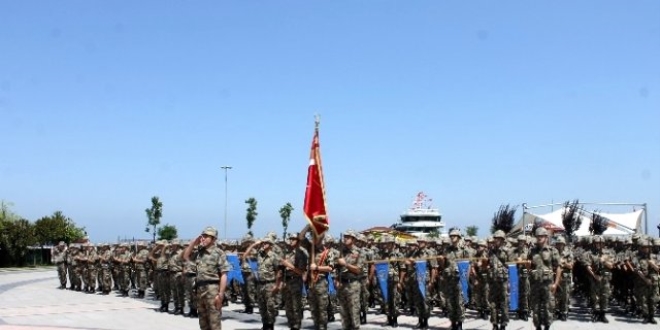 TRT'yi 400 Hava Harp Okulu öğrencisiyle basmışlar