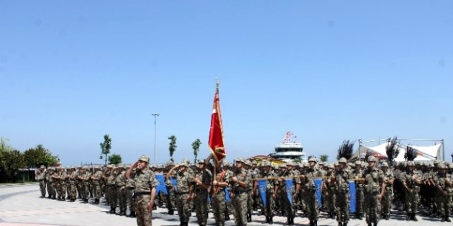 TRT'yi 400 Hava Harp Okulu rencisiyle basmlar