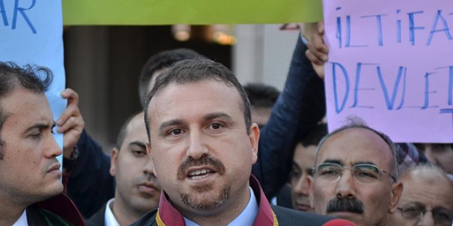 FETÖ'cü polislerin avukatı davadan çekildi