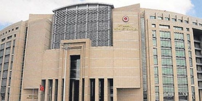Gözaltına alınan bir yarbay ve yüzbaşı adliyeye çıkarıldı