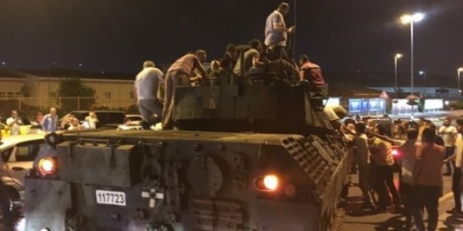 Tankla 5 kişiyi ezerek öldüren 3 asker tutuklandı