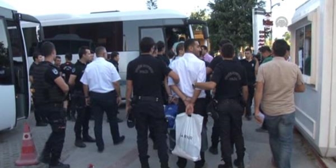 Kocaeli'de gözaltına alınan 21 askerden 7'si tutuklandı
