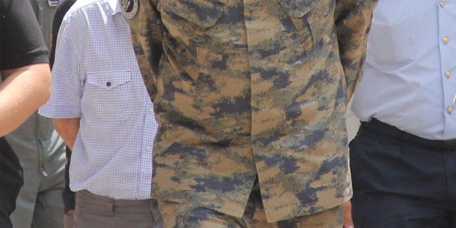 Tutuklu 13 rütbeli askerin çalışma ofislerinde arama