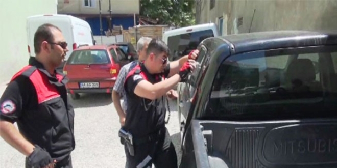 İstanbul'da küçük çocuk unutulduğu arabada can verdi